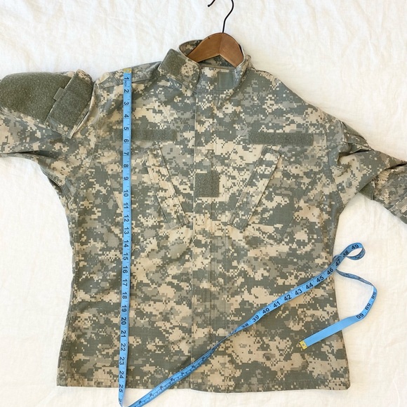 U.S. Army Combat Uniform Jacket / Shirt in Short - Picture 3 of 15
